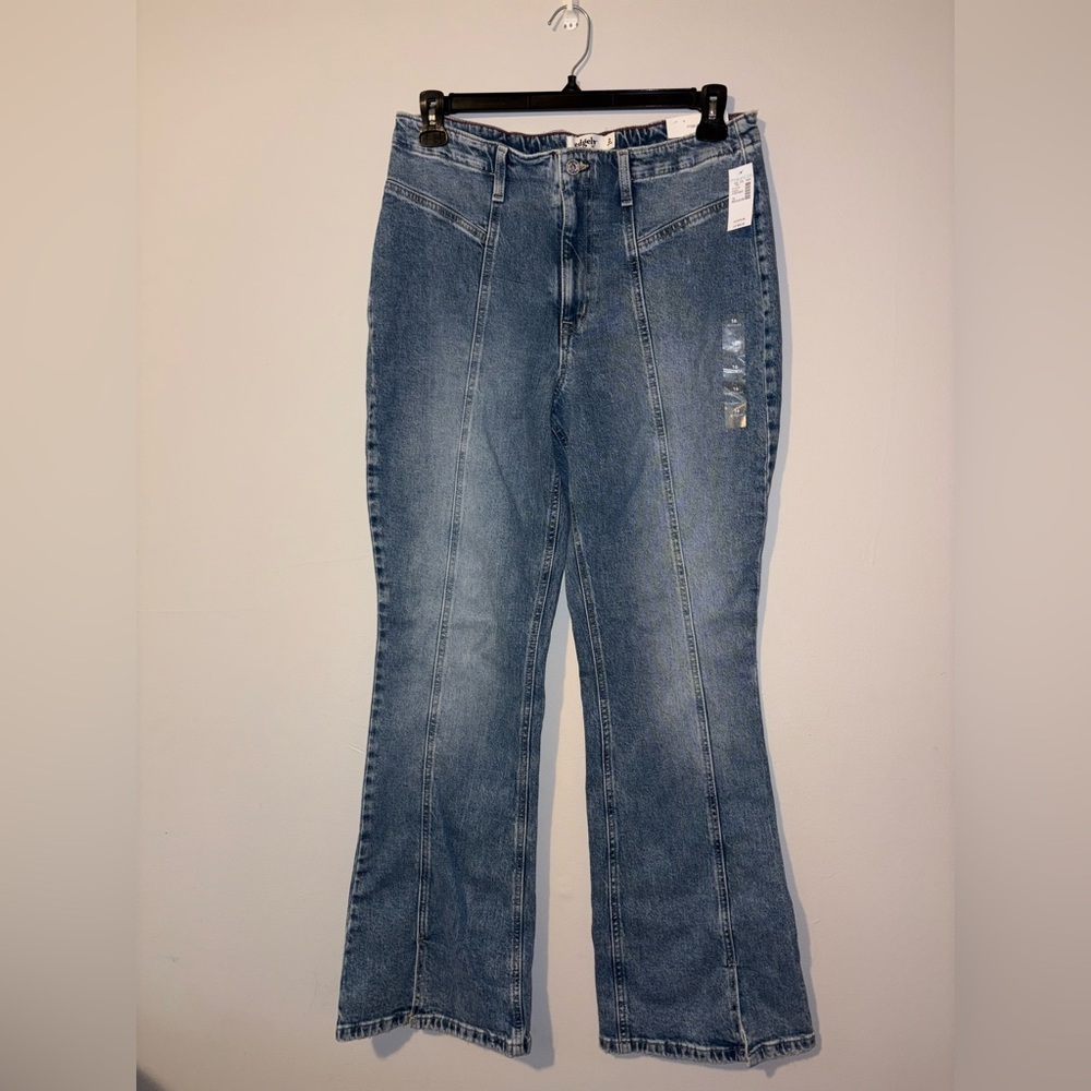High-Rise Vintage Flare Jeans with Front Seams – Light Wash